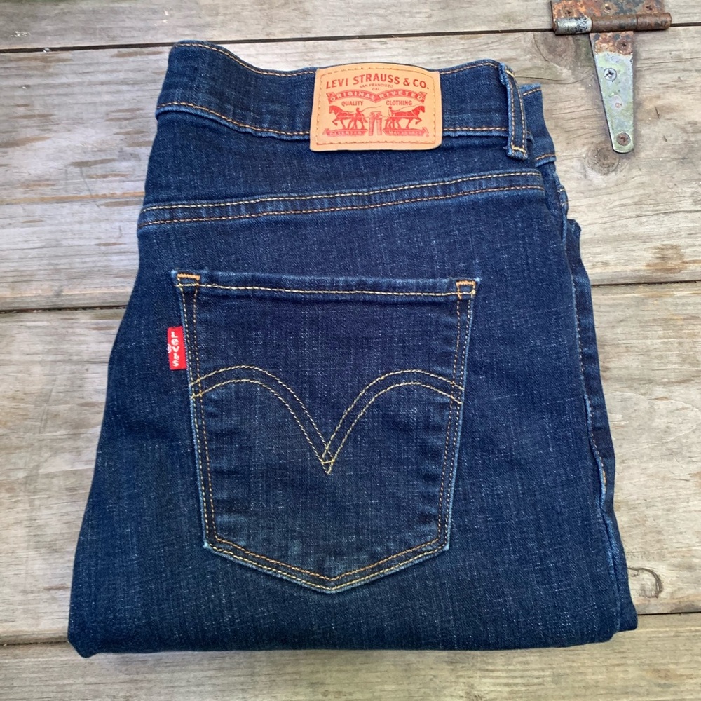LEVIS Women’s Classic Boot Jeans
